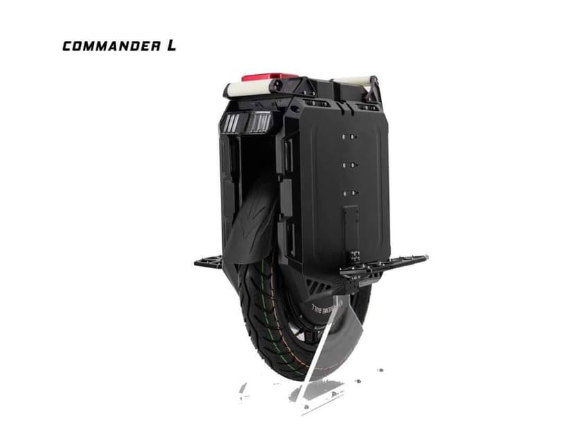 Commander Max - Image 2